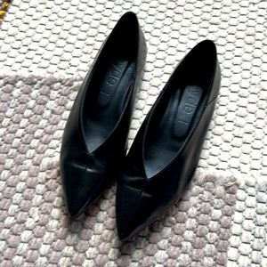 Aeyde point heel flats